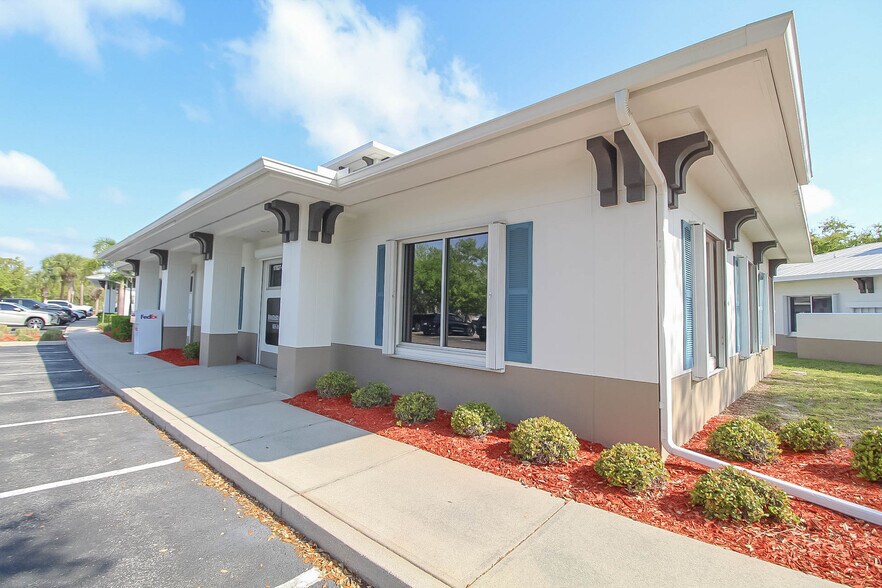 More Photos Of 17827 Murdock Cir, Port Charlotte Office For Sale