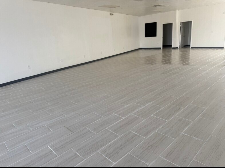 More Photos Of 12033 Veterans Memorial Dr, Houston Unknown For Lease