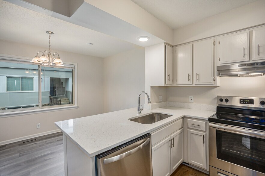 More Photos Of 8831-8837 Glenwood Ct, Overland Park Apartments For Sale
