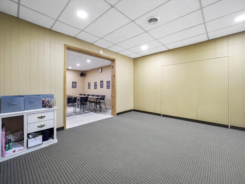 More Photos Of 128 W 3rd St, Waynesboro Freestanding For Sale