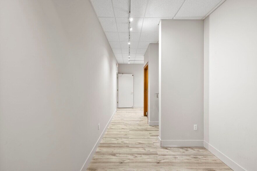 More Photos Of 110 Commercial Blvd, Flat Rock Manufacturing For Sale