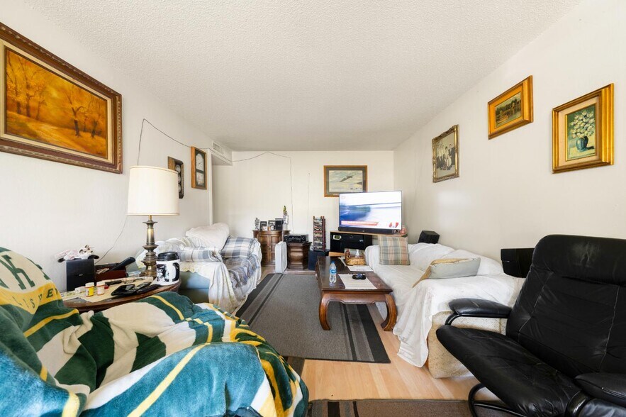 More Photos Of 5743 Woodleigh Dr, Carmichael Multifamily For Sale