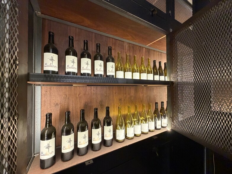 More Photos Of 700-730 K St, Sacramento Storefront For Lease