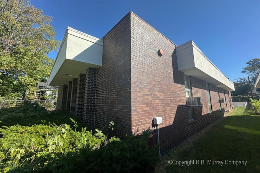 More Photos Of 1614 N Benton Ave, Springfield Office For Sale