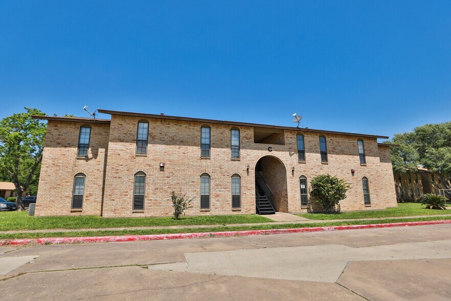 More Photos Of 2910 Old Lane City Rd, Wharton Apartments For Sale