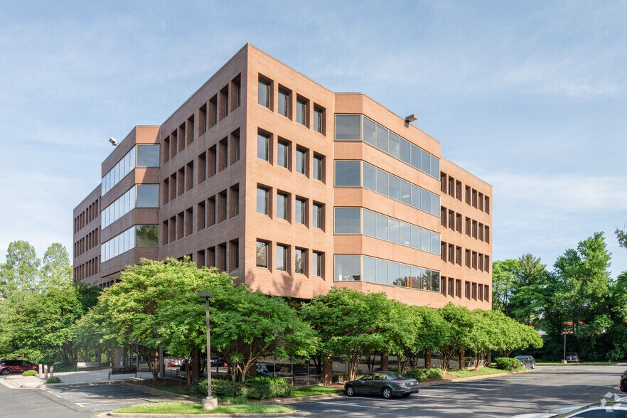Primary Photo Of 1749 Old Meadow Rd, McLean Office For Lease