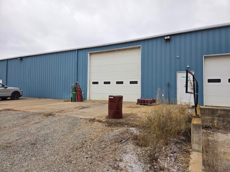 More Photos Of 217 Alfery Ln, Mount Pleasant Warehouse For Lease