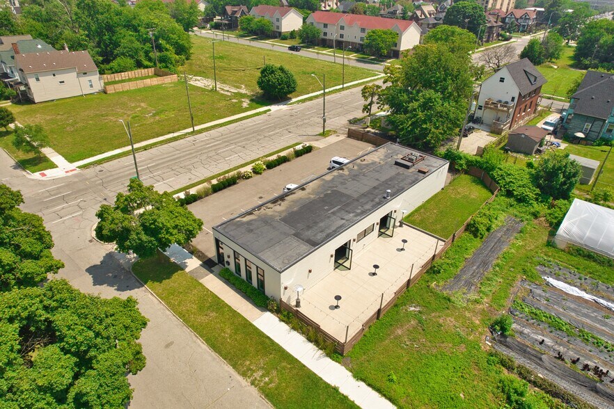 More Photos Of 611 W Philadelphia St, Detroit Freestanding For Sale