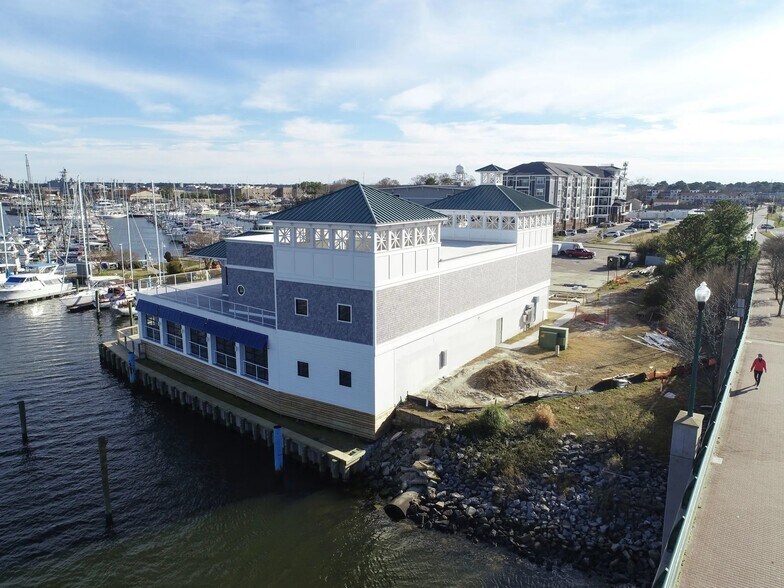 More Photos Of 8180 Shore Dr, Norfolk Marina For Sale