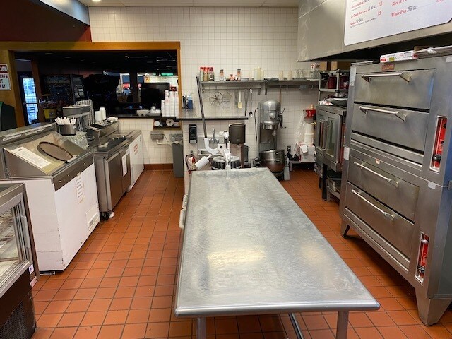 More Photos Of 3315 10th Ave S, Great Falls Restaurant For Sale