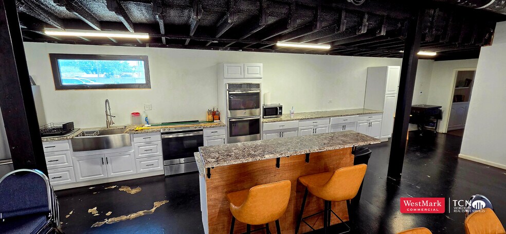 More Photos Of 5015 Knoxville Ave, Lubbock Office For Sale