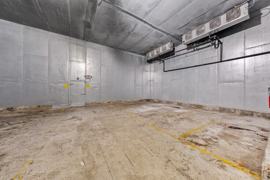 More Photos Of 619 S Fir St, Medford Refrigeration Cold Storage For Sale