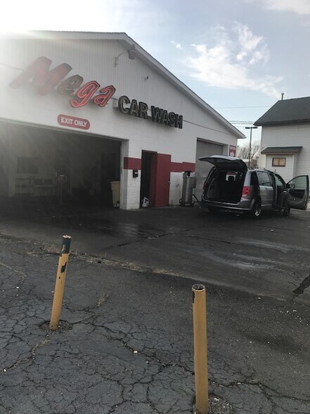 More Photos Of 2492 Youngstown Rd SE, Warren Carwash For Lease