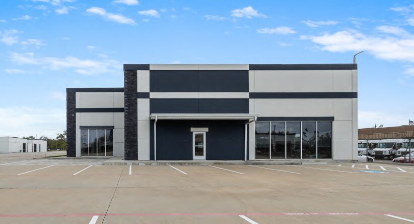 More Photos Of 17085 N Texas Ave, Webster Medical For Lease