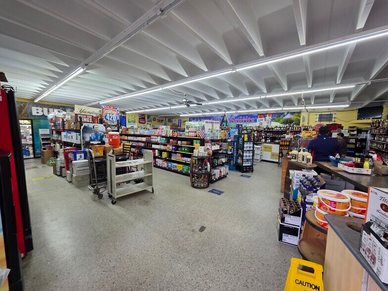 More Photos Of 1306 Coastal Hwy, Panacea Convenience Store For Sale