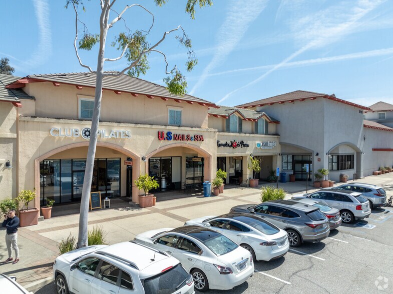 More Photos Of 27716-27776 Mcbean Pky, Valencia Storefront For Lease