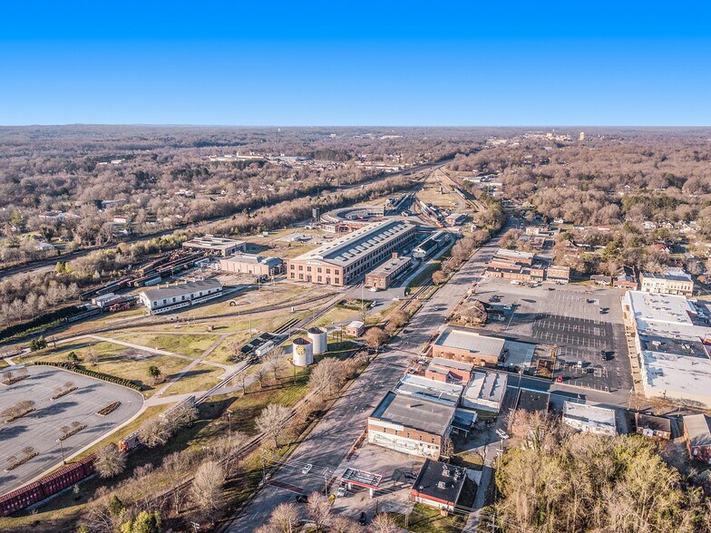 More Photos Of 310 S Salisbury Ave, Spencer General Retail For Sale