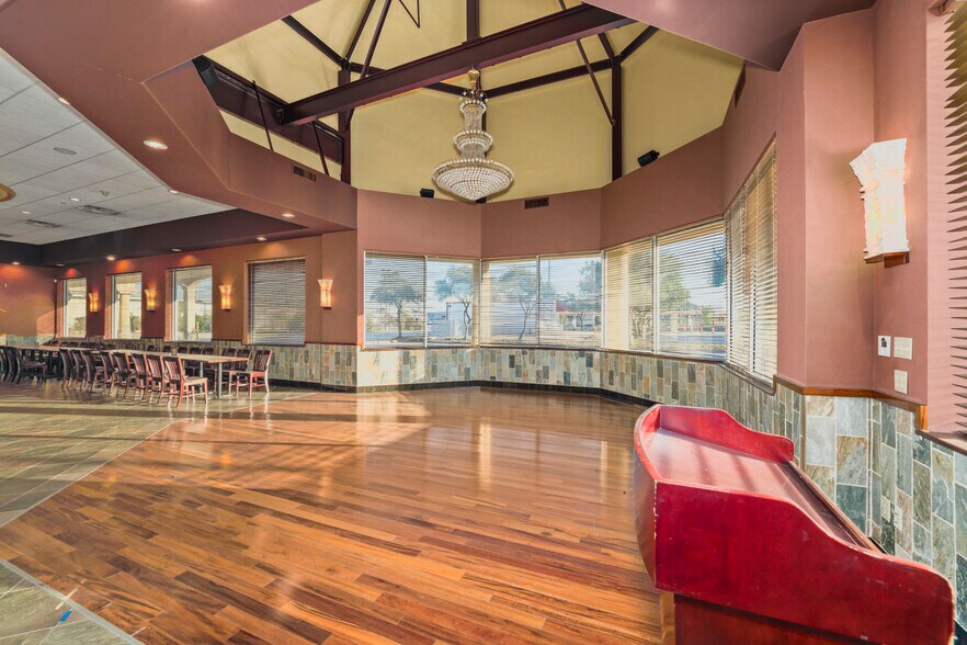 More Photos Of 5421 Fm-1960 Rd E, Humble Restaurant For Sale