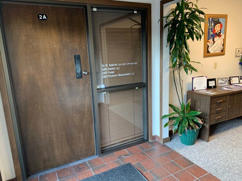 More Photos Of 225-227 Southwind Pl, Manhattan Office For Lease