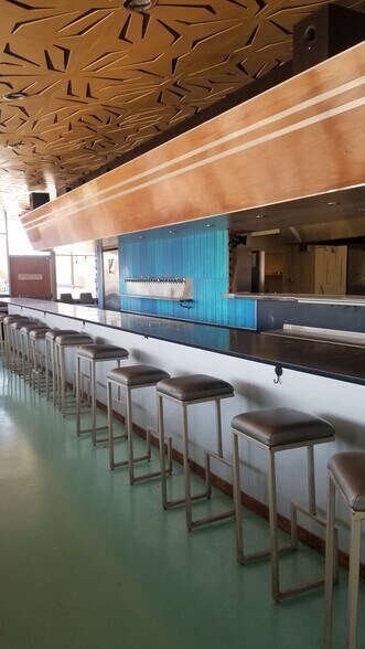 Primary Photo Of 725 Central Ave NE, Albuquerque Restaurant For Lease