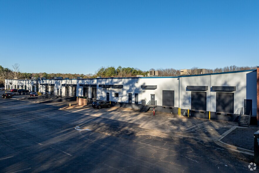 More Photos Of 5255 Snapfinger Park Dr, Lithonia Light Distribution For Lease