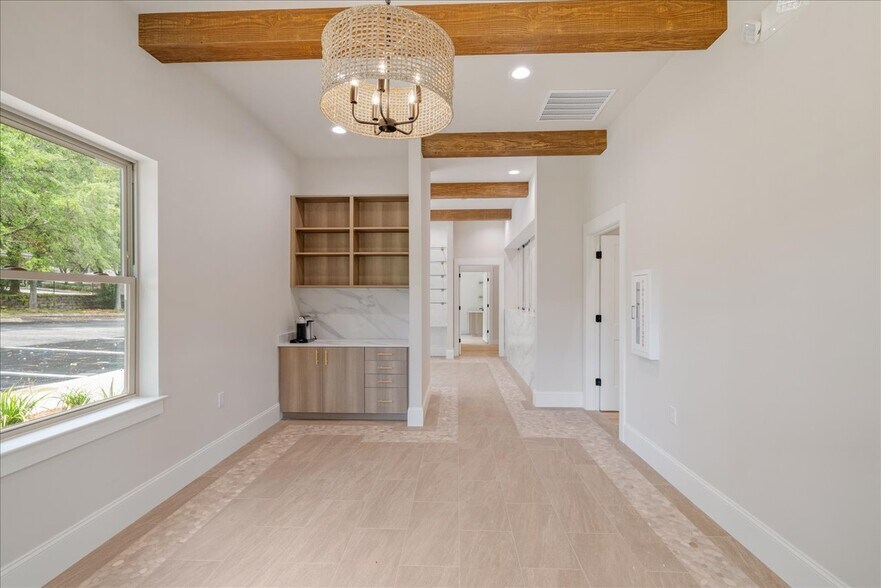 More Photos Of 2458 Mahan Dr, Tallahassee Medical For Lease