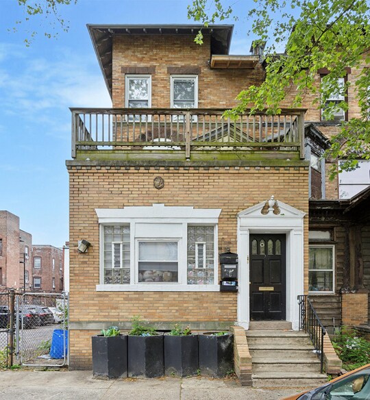 Primary Photo Of 211 S 45th St, Philadelphia Apartments For Sale