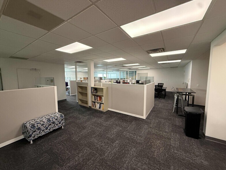 More Photos Of 3950 River Ridge Dr NE, Cedar Rapids Office For Sale