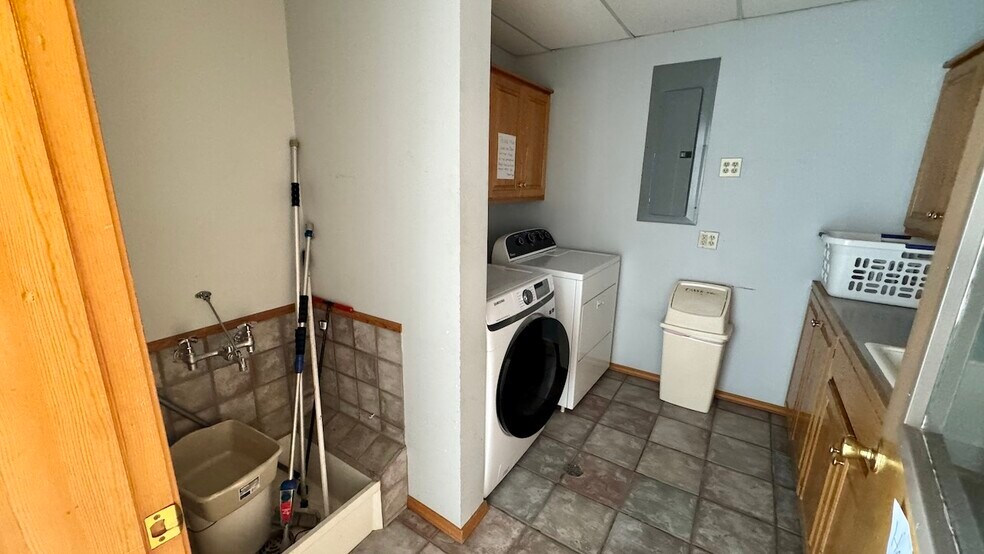 More Photos Of 230 Boyle Rd, Kiowa Service For Sale