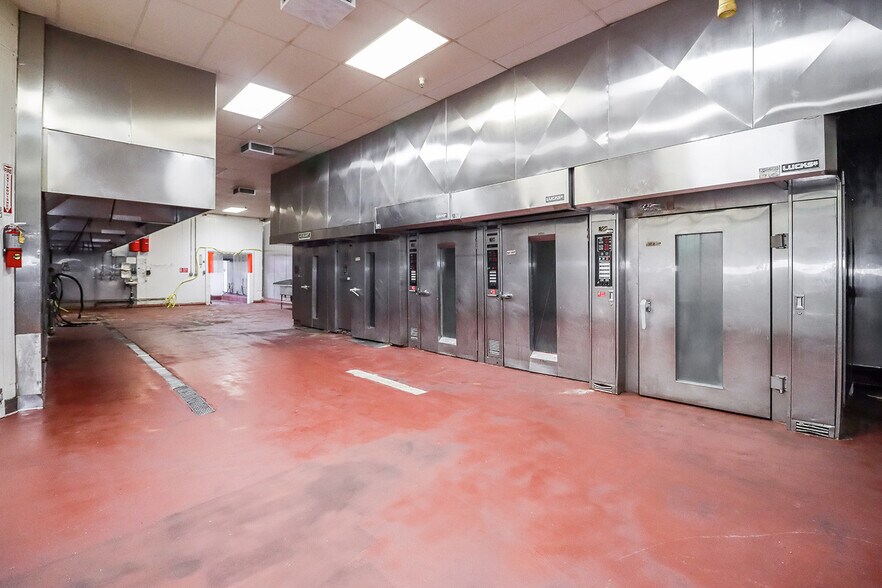 More Photos Of 1530 1st St, San Fernando Manufacturing For Lease