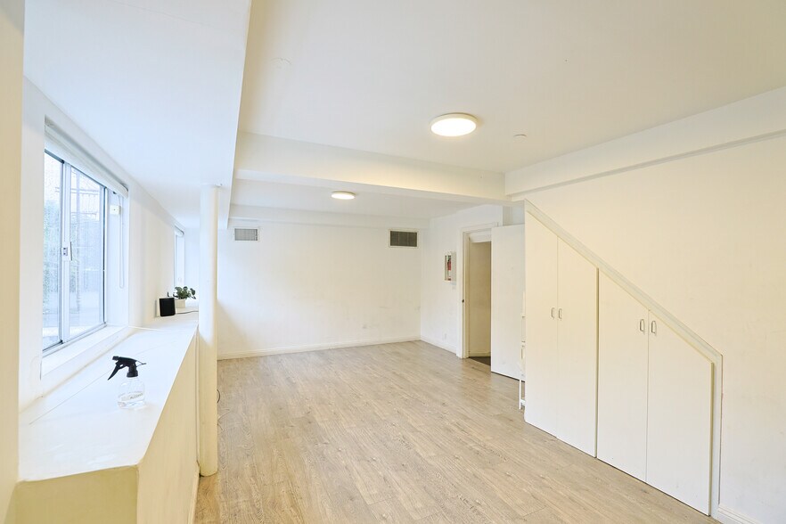 More Photos Of 908-910 N La Cienega Blvd, Los Angeles Storefront Retail Office For Sale