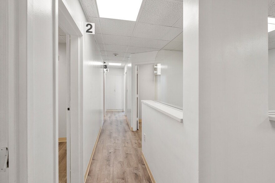 More Photos Of 6 Essex Center Dr, Peabody Medical For Sale