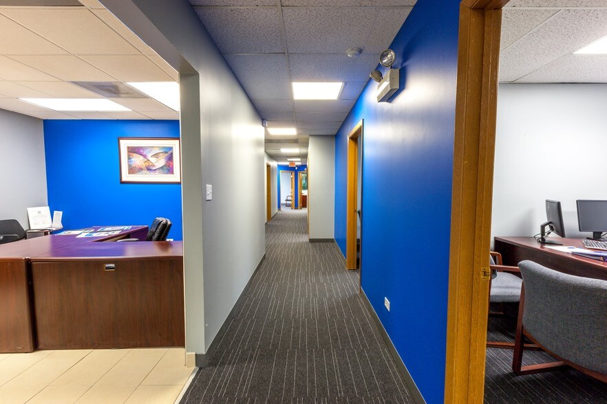 More Photos Of 127 E Lake St, Bloomingdale Office For Lease