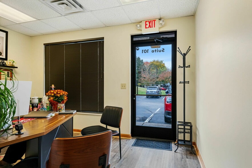 More Photos Of 9080 Barbee Ln, Knoxville Medical For Lease