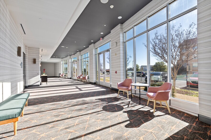 More Photos Of 300 E Central Texas Expy, Killeen Hotel For Sale