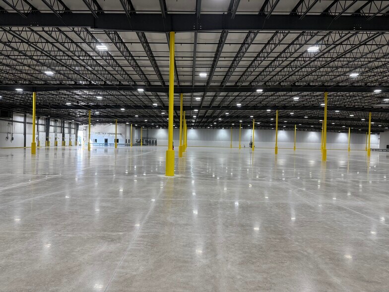 More Photos Of 1410-1440 N Vandemark Rd, Sidney Warehouse For Lease