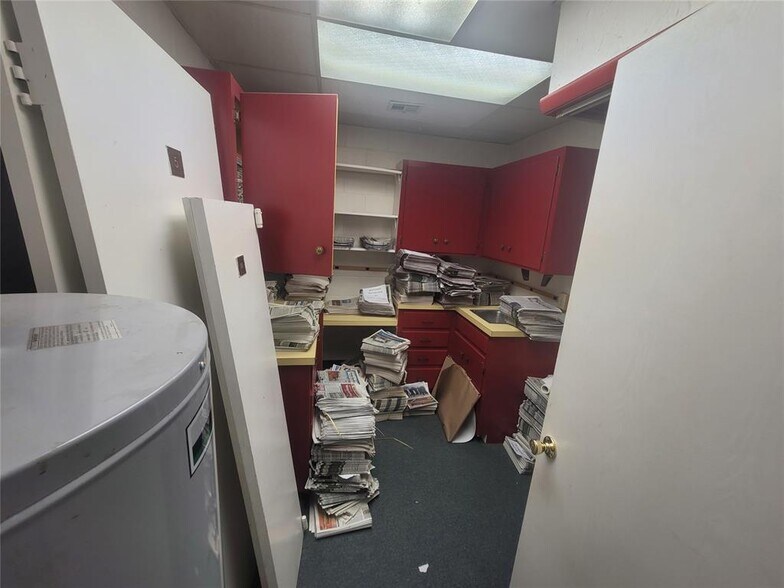More Photos Of 405 N Harmon Ave, Watonga Office For Sale