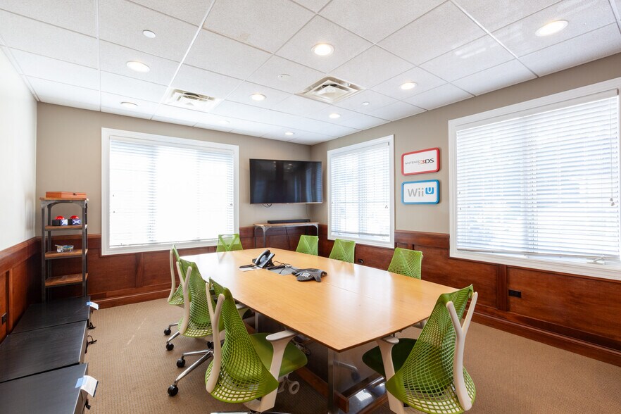 More Photos Of 55 Ogden Ave, Clarendon Hills Office For Sale