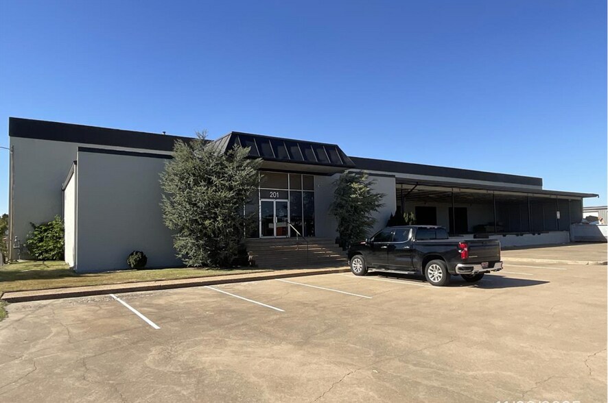 Primary Photo Of 201 N Ann Arbor Ave, Oklahoma City Showroom For Lease