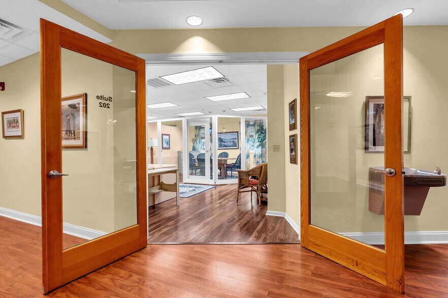 More Photos Of 807 Mantoloking Rd, Brick Office For Sale