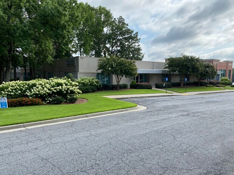 More Photos Of 6045 Barfield Rd NE, Atlanta Medical For Lease