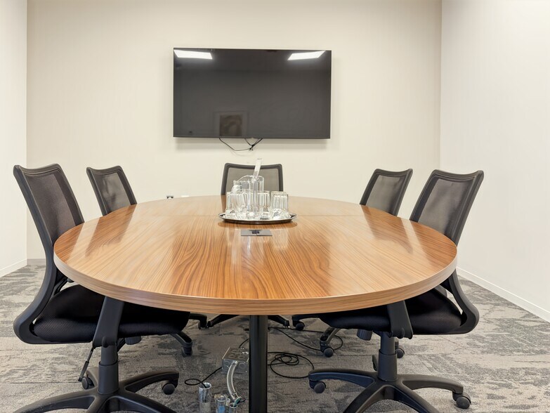 More Photos Of 544 Lakeview Pkwy, Vernon Hills Coworking Space