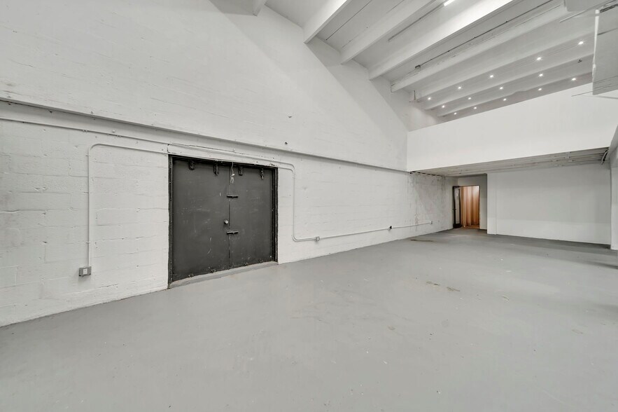More Photos Of 67 NW 166th St, North Miami Beach Warehouse For Sale