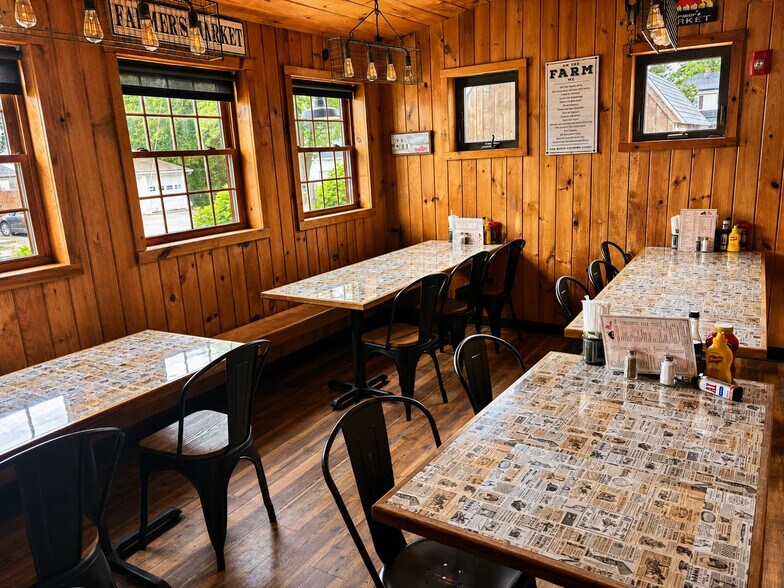 More Photos Of 160 Pulaski Blvd, Bellingham Restaurant For Sale
