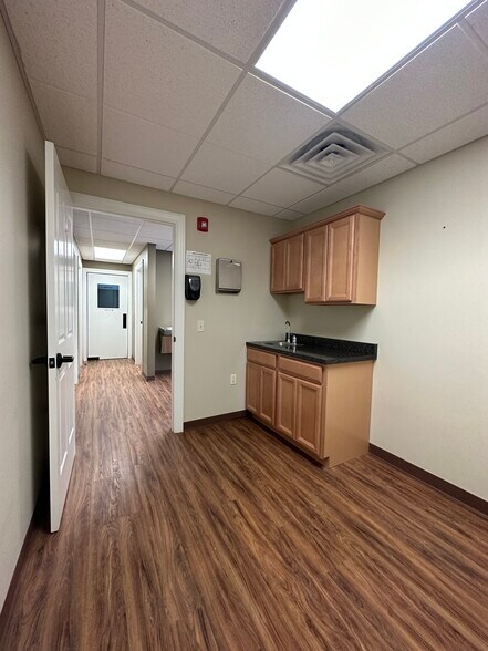 More Photos Of 9130-100 Marshall Rd, Cranberry Township Medical For Lease