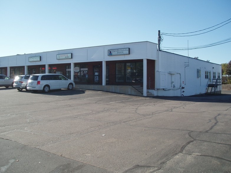 More Photos Of 560 Kelley Blvd, North Attleboro Freestanding For Lease