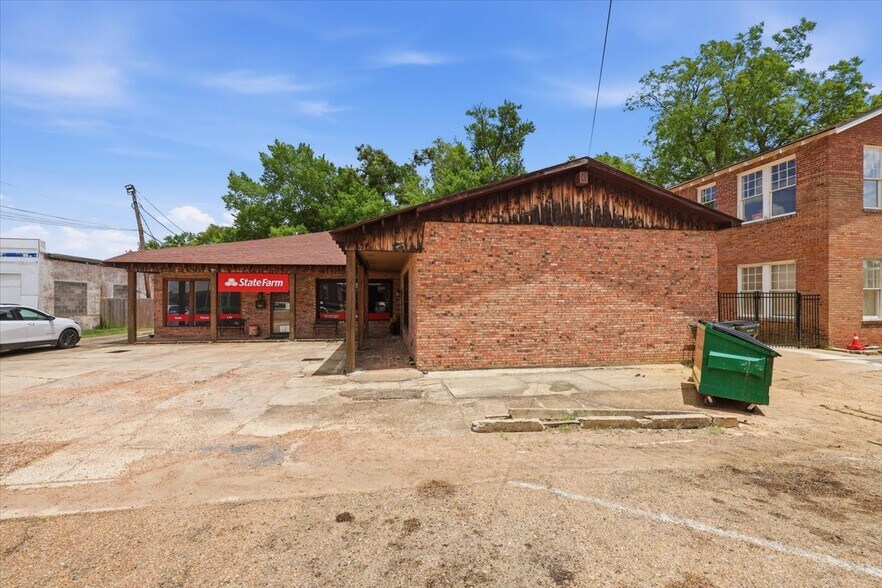 More Photos Of 148 W Green St, Hazlehurst Office For Sale