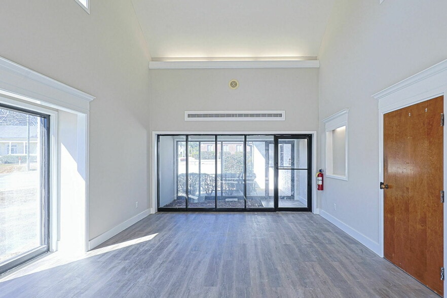 More Photos Of 1906 Warm Springs Rd, Columbus Medical For Sale