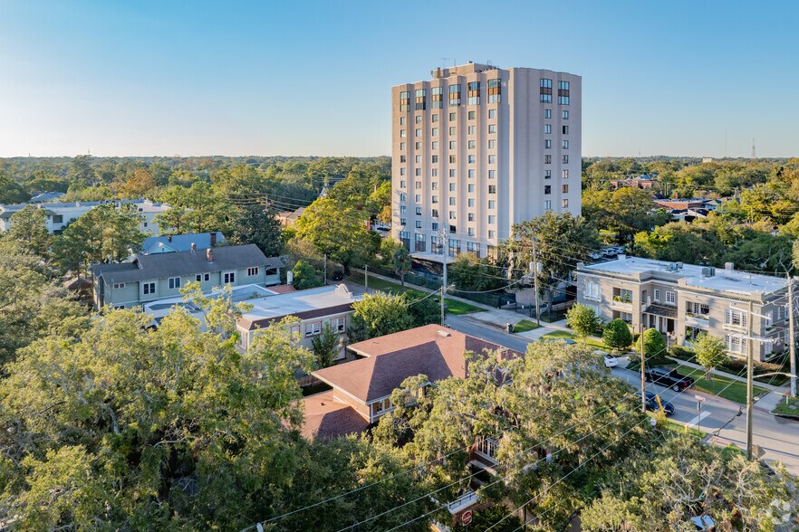 More Photos Of 1604 Margaret St, Jacksonville Bank For Lease