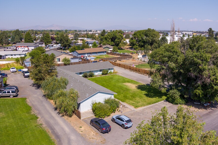 More Photos Of 2125 SW Xero Ln, Redmond Apartments For Sale